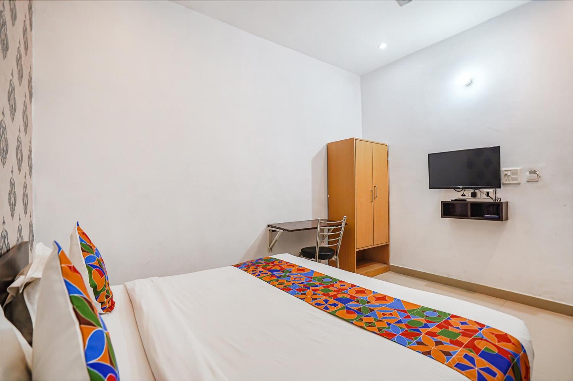 Hotel Fabexpress Aditya Grand