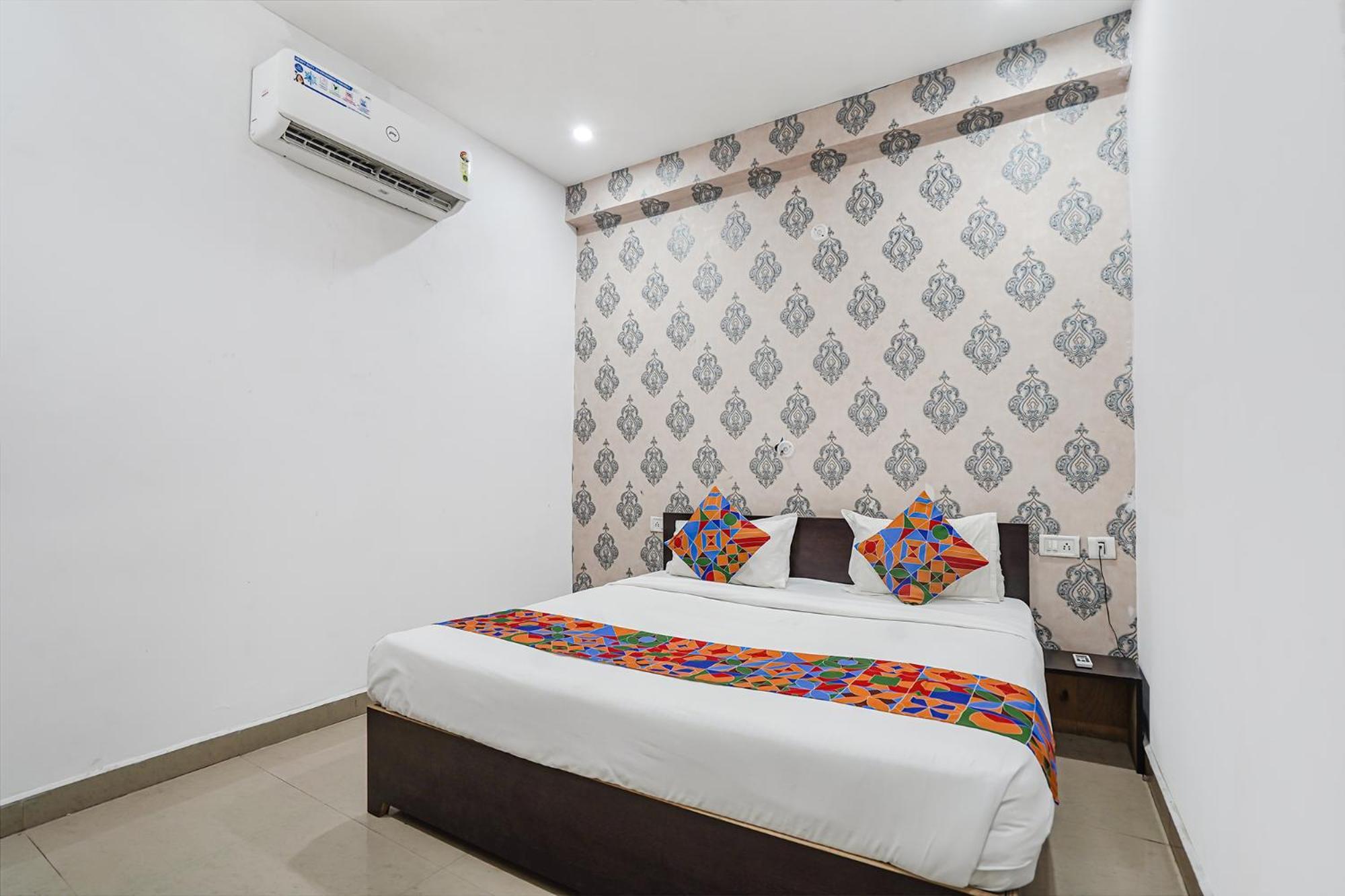 Fabexpress Aditya Grand 3* Lucknow